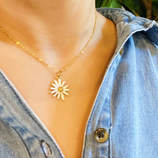 Sweet Daisy Necklace: Yellow