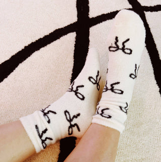 Sassy Bows Fuzzy Socks – Set of 2