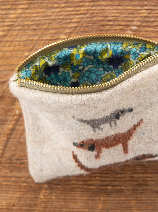 Intarsia Sweater Pouch – Cozy Knit Charm for Everyday Treasures