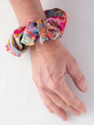 Hideaway Scrunchie – Folk Flower Patchwork