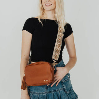 Willow Camera Crossbody Bag: Brown